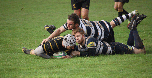 Ben Ievers goes over for Cornish's 2nd try